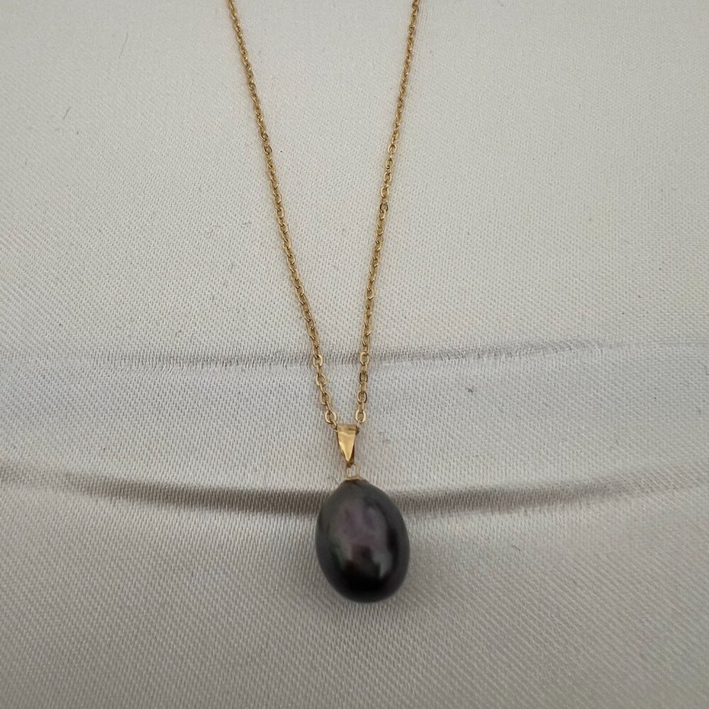 Solid 18K Gold Natural Fresh Water Pearl Pendant